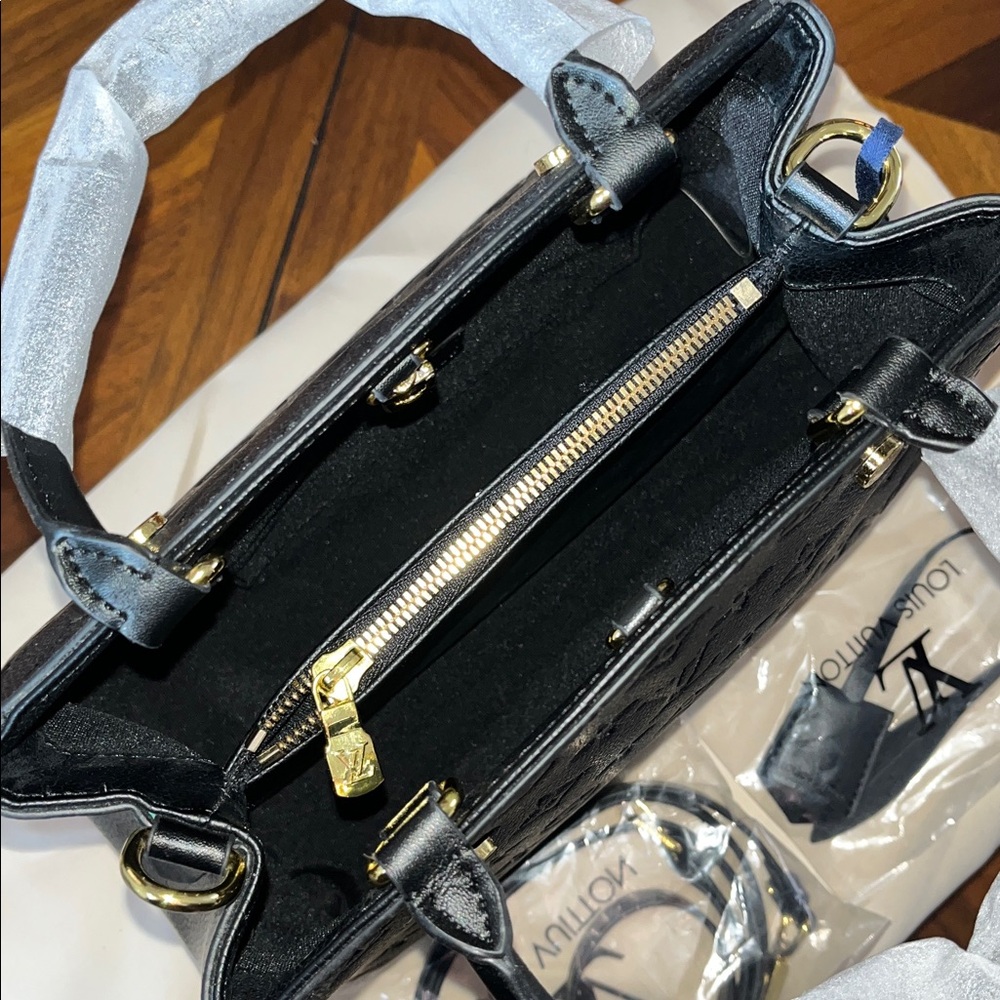 Source Unknown Black Embossed Crossbody Satchel H… - image 6